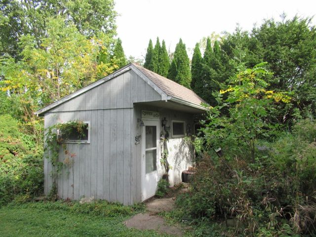 1122 Grand Avenue, Janesville, WI 53546