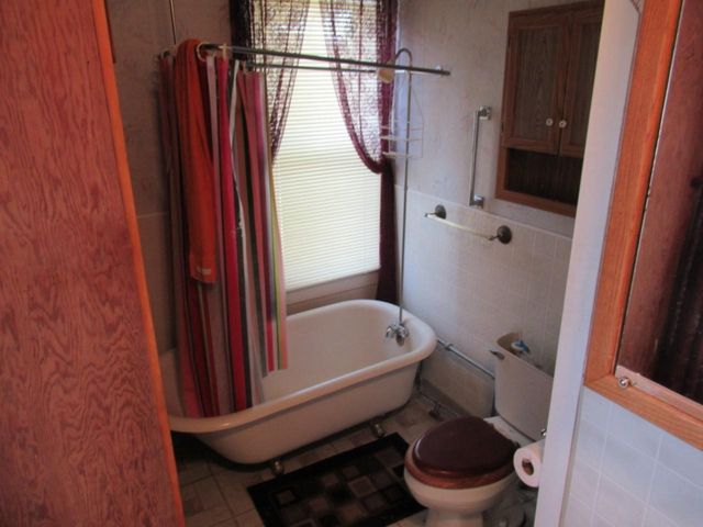 1122 Grand Avenue, Janesville, WI 53546