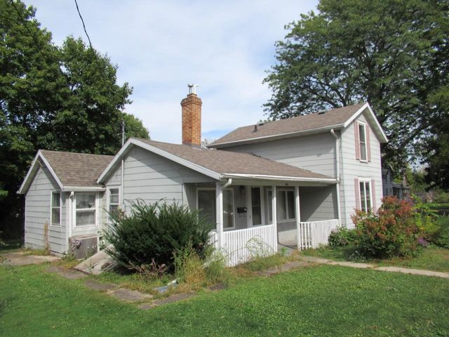 1122 Grand Avenue, Janesville, WI 53546