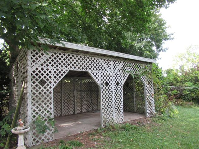 1122 Grand Avenue, Janesville, WI 53546