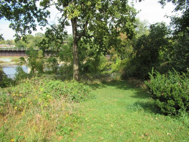 1122 Grand Avenue, Janesville, WI 53546