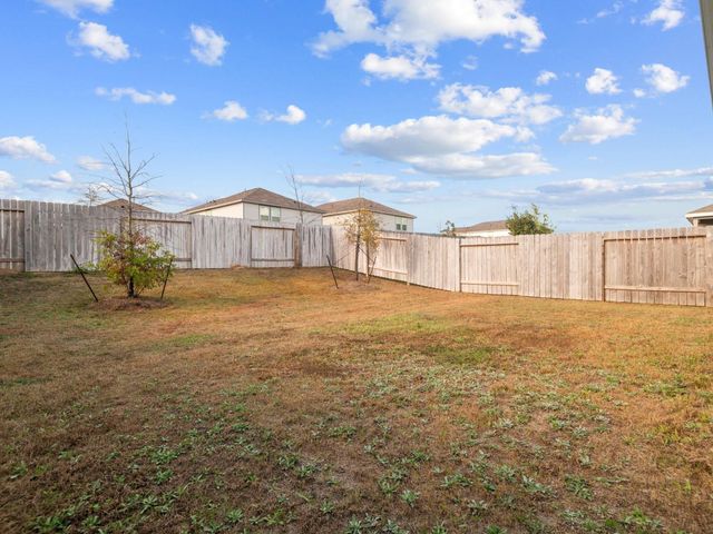 614 Edge Lake Court, Conroe, TX 77316