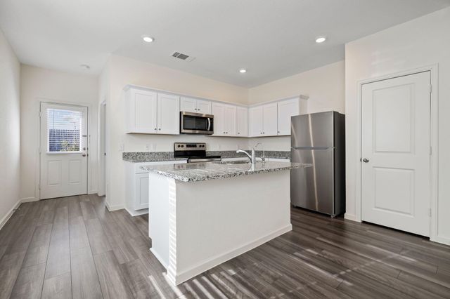 614 Edge Lake Court, Conroe, TX 77316