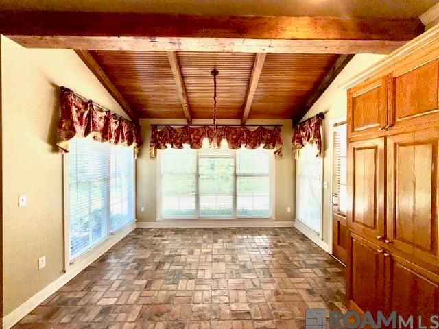 16756 Amberwood Dr, Saint George, LA 70810