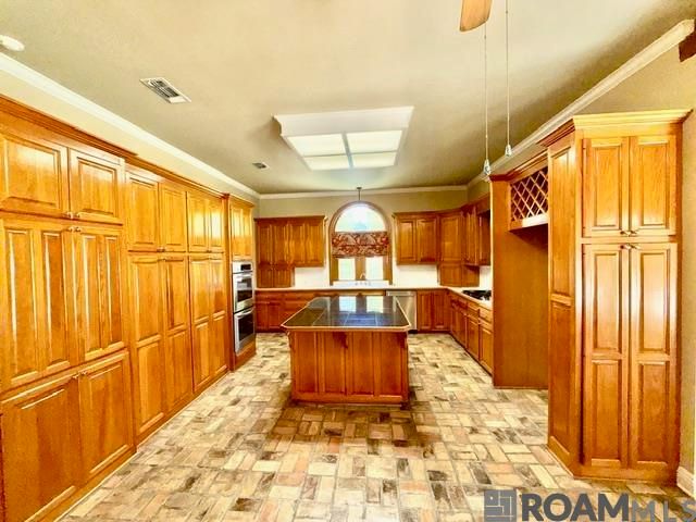 16756 Amberwood Dr, Saint George, LA 70810