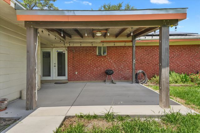 4014 W Rochelle Road, Irving, TX 75062