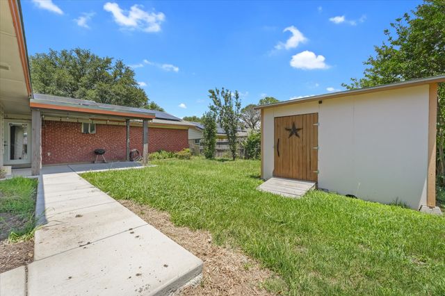 4014 W Rochelle Road, Irving, TX 75062