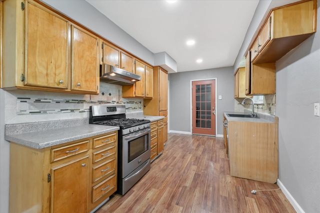 4014 W Rochelle Road, Irving, TX 75062