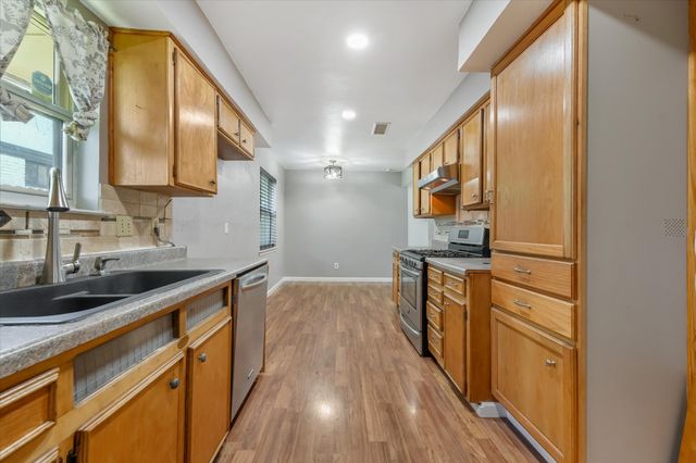 4014 W Rochelle Road, Irving, TX 75062