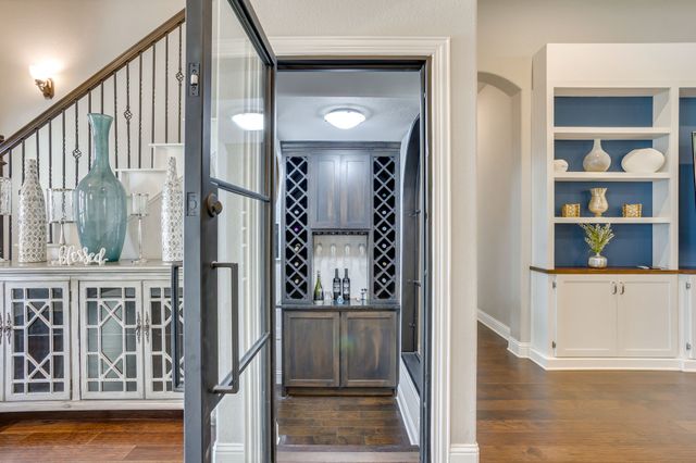 651 Bandera Drive, Waxahachie, TX 75167