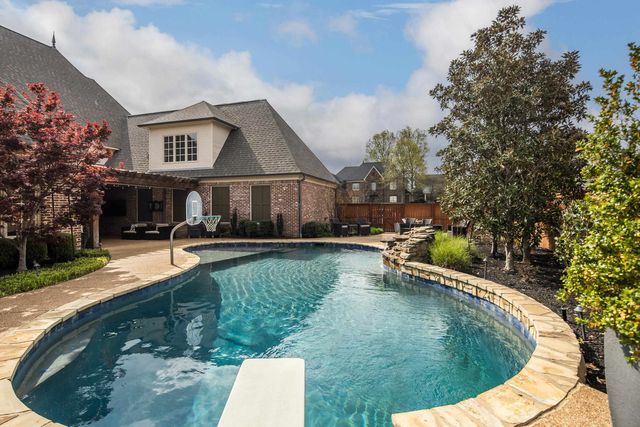 1253 BRAYSHORE DR, Collierville, TN 38017