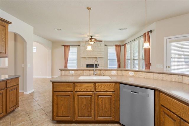 909 Big Thicket ST, Georgetown, TX 78633