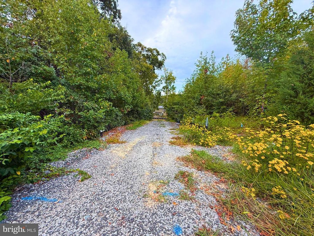 8811 OX RD, Lorton, VA 22079