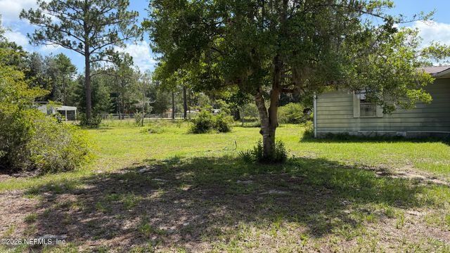 304 DAWN Avenue, Interlachen, FL 32148