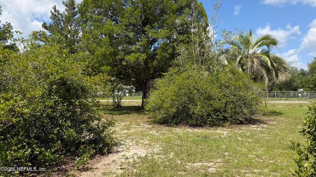 304 DAWN Avenue, Interlachen, FL 32148