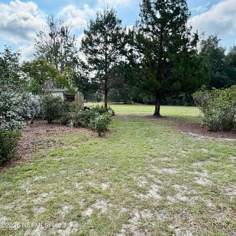 304 DAWN Avenue, Interlachen, FL 32148