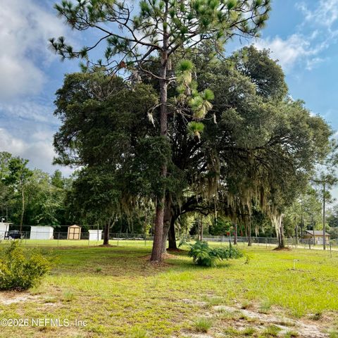 304 DAWN Avenue, Interlachen, FL 32148