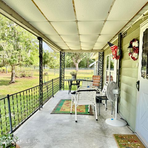 304 DAWN Avenue, Interlachen, FL 32148
