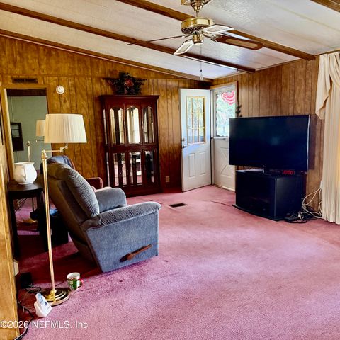 304 DAWN Avenue, Interlachen, FL 32148