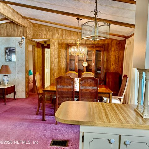 304 DAWN Avenue, Interlachen, FL 32148
