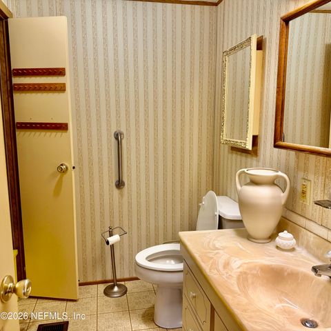 304 DAWN Avenue, Interlachen, FL 32148