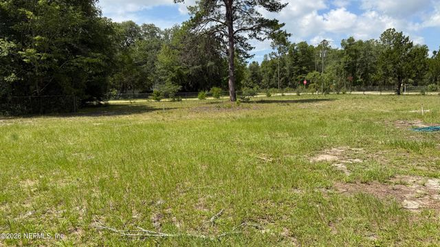 304 DAWN Avenue, Interlachen, FL 32148