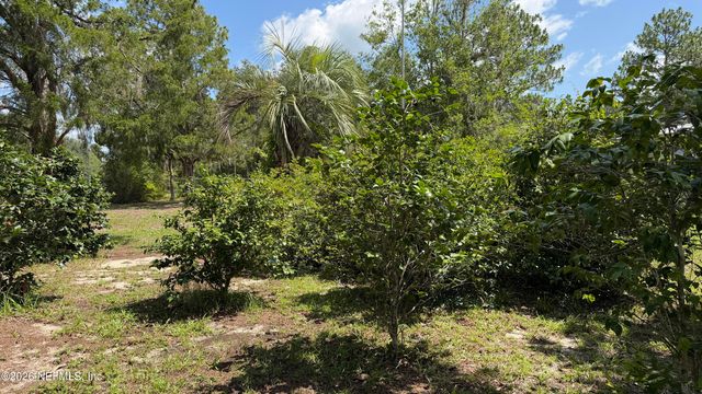 304 DAWN Avenue, Interlachen, FL 32148