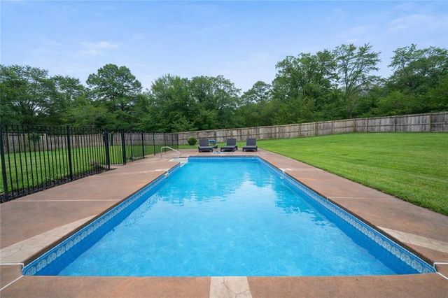 372 Jake Whorton SE Road, Silver Creek, GA 30173