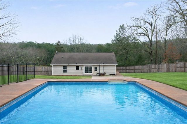 372 Jake Whorton SE Road, Silver Creek, GA 30173