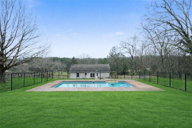 372 Jake Whorton SE Road, Silver Creek, GA 30173