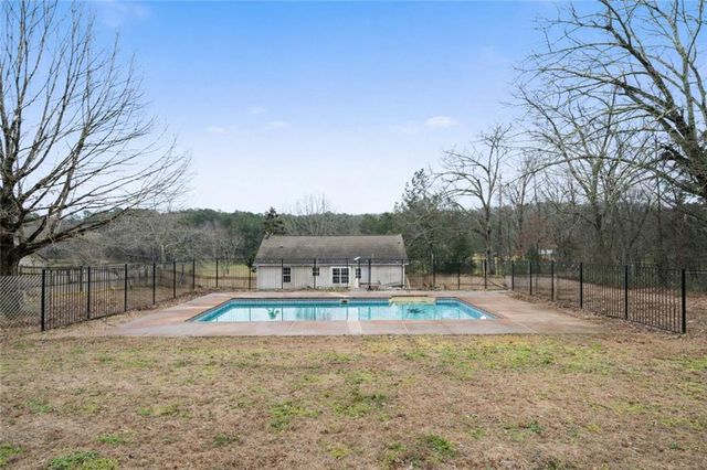 372 Jake Whorton SE Road, Silver Creek, GA 30173