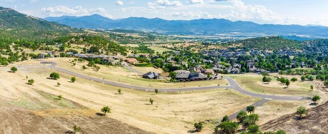 4926 Summerview Drive, Medford, OR 97504