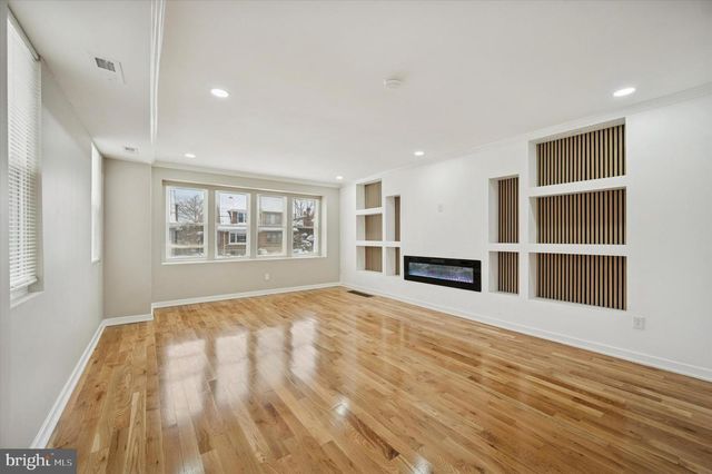 6866 N 19TH ST, Philadelphia, PA 19126