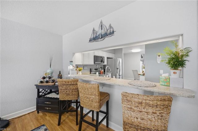 320 Sandbridge Rd Apt 305, Virginia Beach, VA 23456