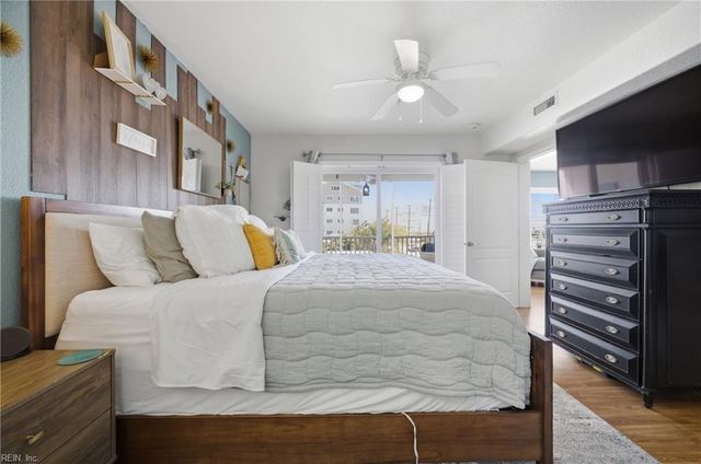 320 Sandbridge Rd Apt 305, Virginia Beach, VA 23456