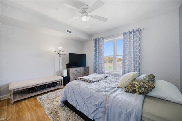 320 Sandbridge Rd Apt 305, Virginia Beach, VA 23456