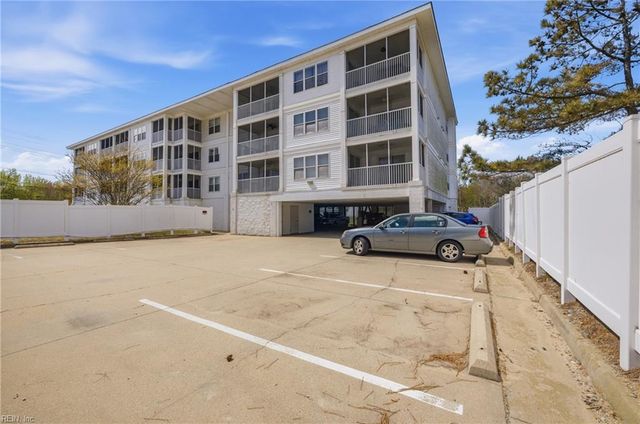 320 Sandbridge Rd Apt 305, Virginia Beach, VA 23456