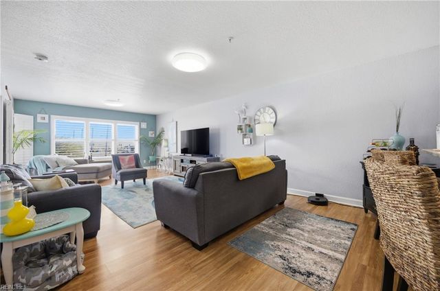 320 Sandbridge Rd Apt 305, Virginia Beach, VA 23456