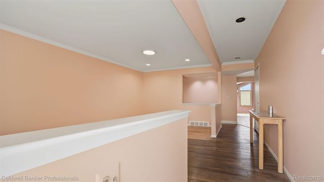 36544 Thomas Drive, Sterling Heights, MI 48312