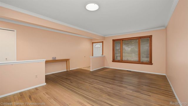 36544 Thomas Drive, Sterling Heights, MI 48312