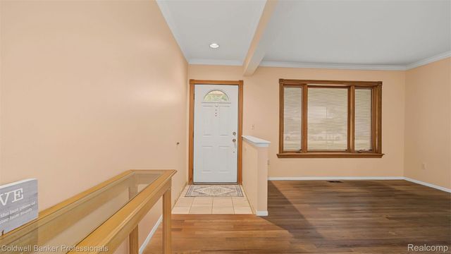 36544 Thomas Drive, Sterling Heights, MI 48312