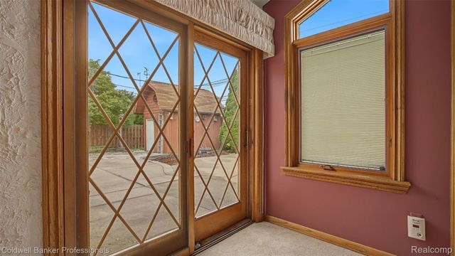 36544 Thomas Drive, Sterling Heights, MI 48312
