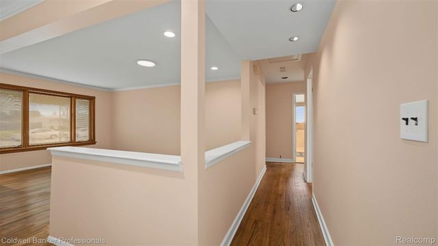 36544 Thomas Drive, Sterling Heights, MI 48312