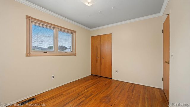36544 Thomas Drive, Sterling Heights, MI 48312