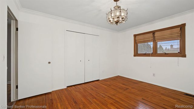 36544 Thomas Drive, Sterling Heights, MI 48312