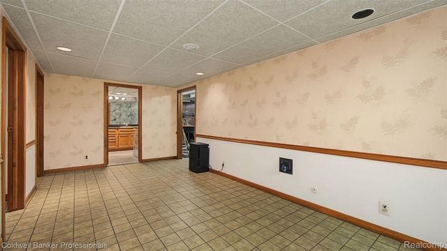 36544 Thomas Drive, Sterling Heights, MI 48312