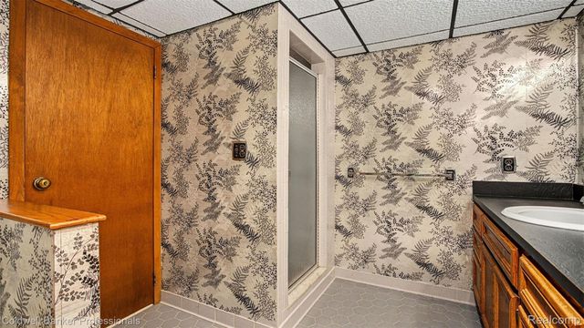 36544 Thomas Drive, Sterling Heights, MI 48312