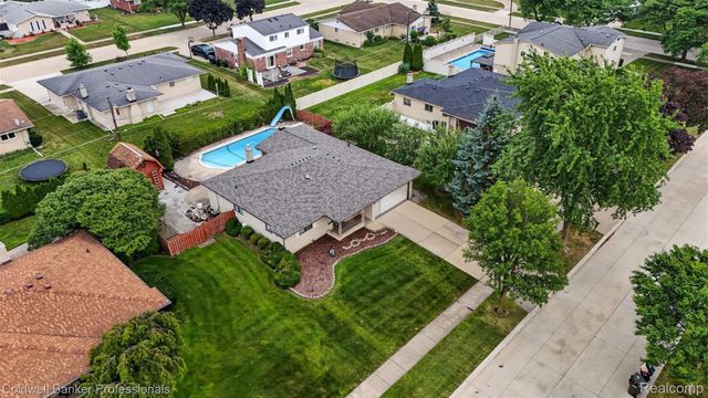 36544 Thomas Drive, Sterling Heights, MI 48312