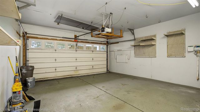 36544 Thomas Drive, Sterling Heights, MI 48312