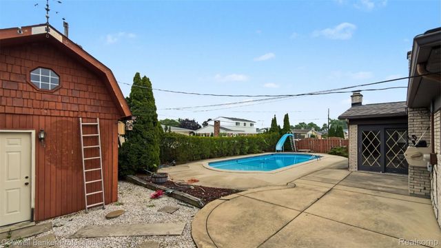 36544 Thomas Drive, Sterling Heights, MI 48312